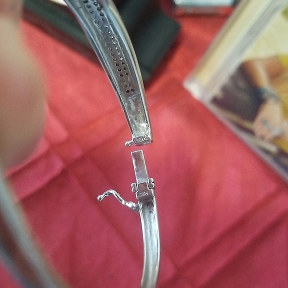 Sterling Silver and Blk & Wht Diamond Bracelet. - Picture 3 of 4